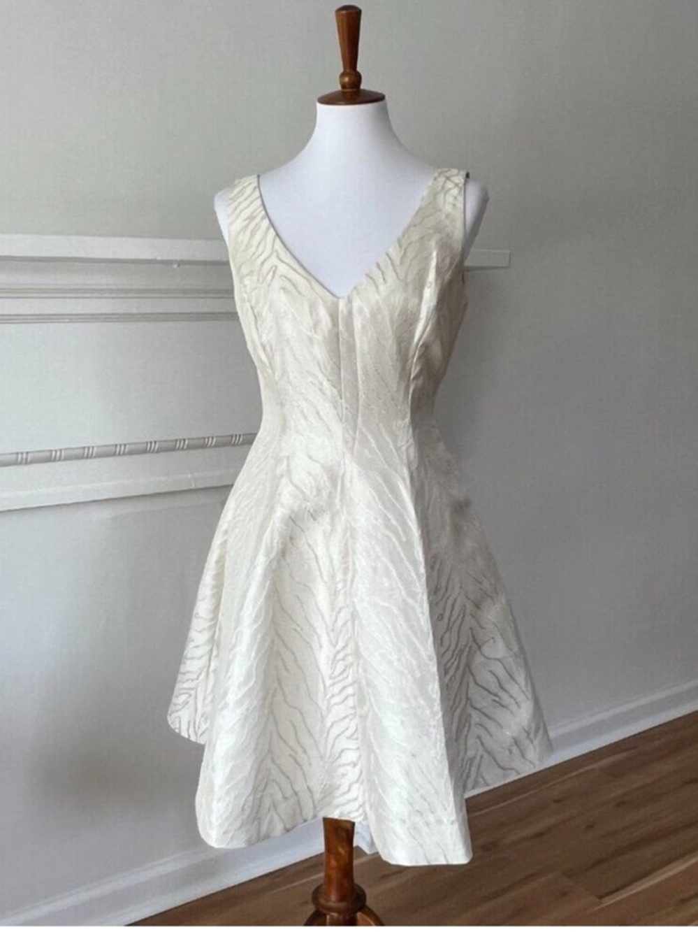 Monique Lhuillier Formal Dress 10 Off White Retro Cocktail Medium Bridal Elegant